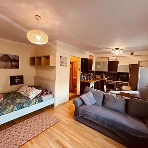  Apartament Entire Studio Flat